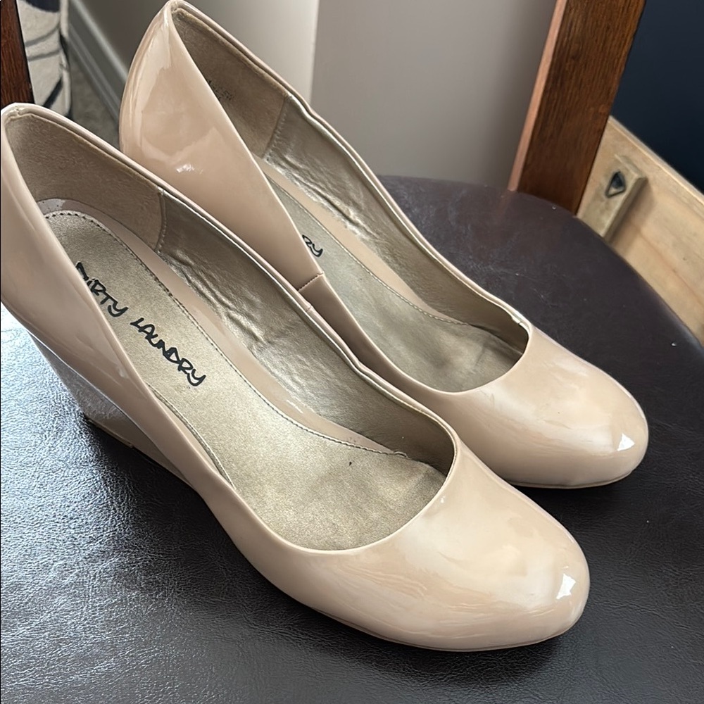 Dirty Laundry Cream Wedges Elegant Style